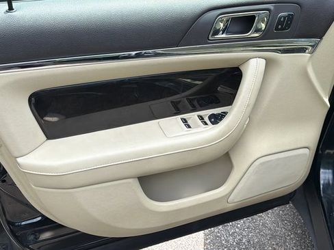 Used 2014 Lincoln MKS w/ Equipment Group 101A FWD image 7