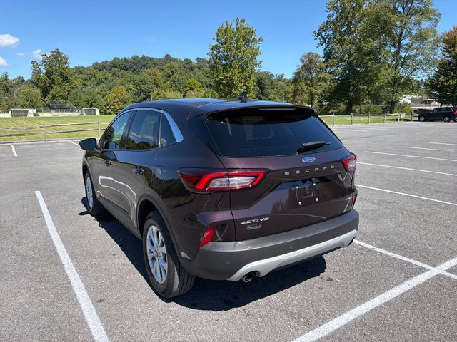 Used 2023 Ford Escape Active AWD/4WD image 7