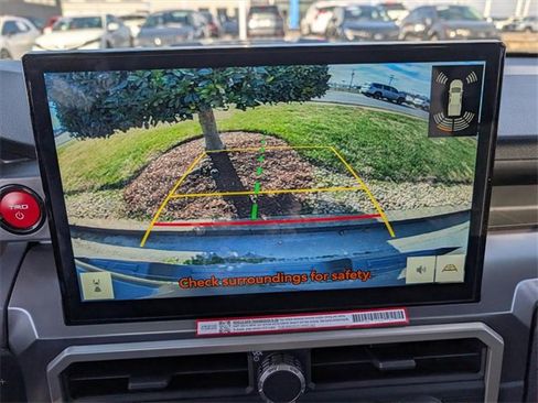 Used 2025 Toyota Tacoma TRD Sport image 11