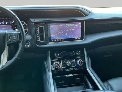 Used 2021 GMC Yukon Denali w/ Denali Premium Package AWD/4WD image 9
