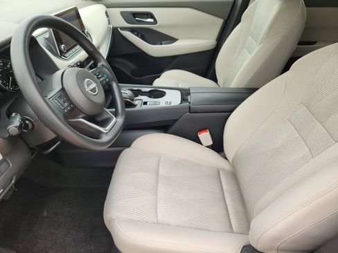 Used 2024 Nissan Rogue SV FWD image 16