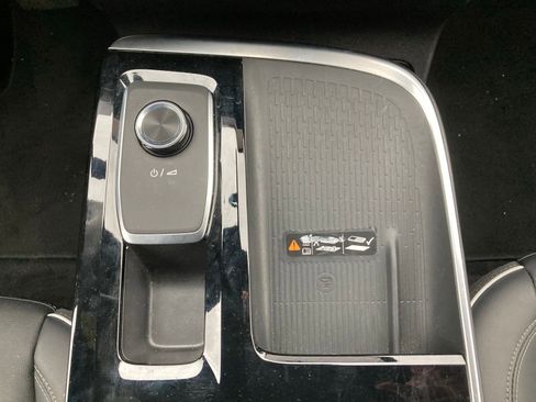 Used 2025 Buick Enclave Preferred image 28