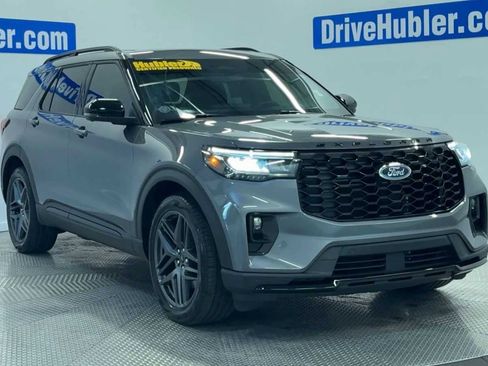 Used 2025 Ford Explorer ST image 44