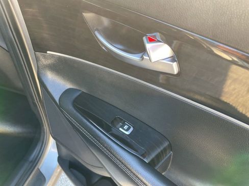 Used 2019 Kia Sorento LX image 38