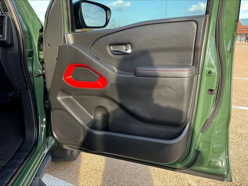 Used 2023 Nissan Frontier Pro-X image 28