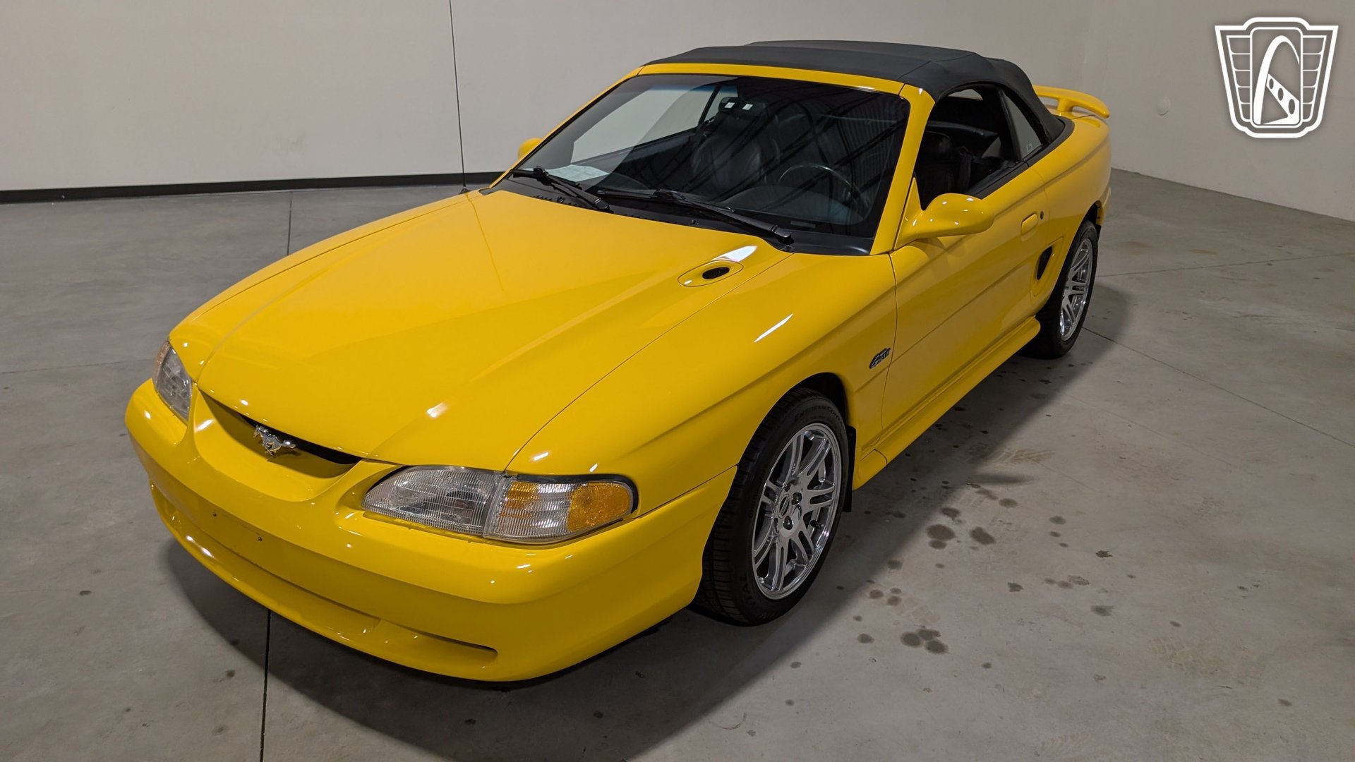 Used 1998 Ford Mustang GT RWD image 2