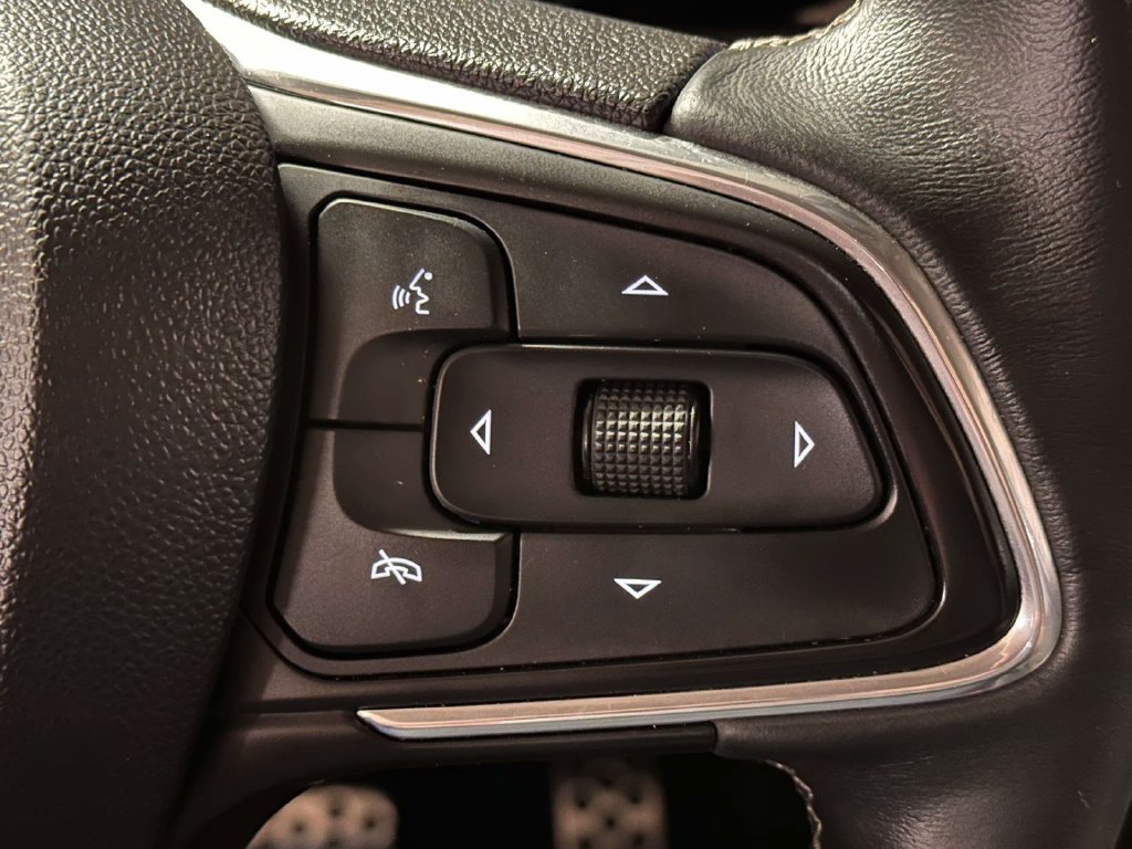 Used 2023 Buick Encore GX Select w/ Sport Touring Package FWD image 25