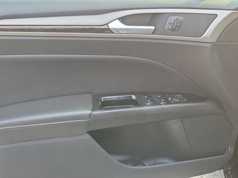 Used 2013 Ford Fusion SE FWD image 14
