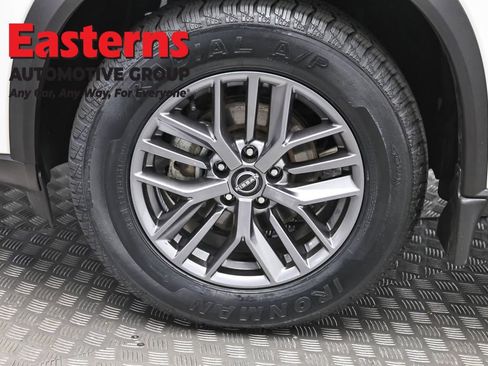 Used 2023 Nissan Rogue S AWD/4WD image 33