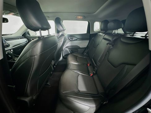 Used 2022 Jeep Compass Latitude w/ Sun and Sound Group image 28