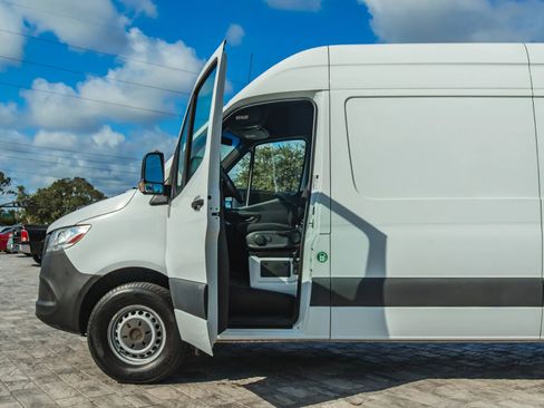 Used 2020 Mercedes-Benz Sprinter 2500 w/ Driver Convenience Package image 31