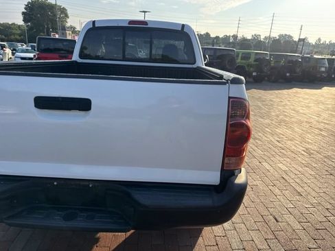 Used 2015 Toyota Tacoma PreRunner w/ Convenience Package RWD image 11