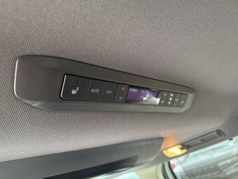 Used 2023 Toyota Sienna Platinum AWD/4WD image 64