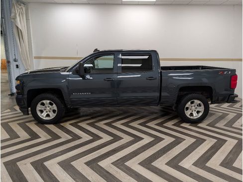 Used 2018 Chevrolet Silverado 1500 LT w/ All Star Edition image 3