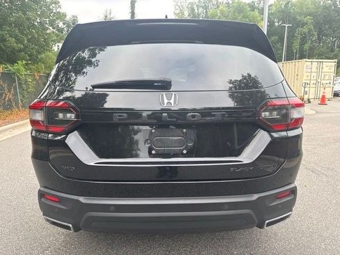 Used 2025 Honda Pilot Black Edition image 14