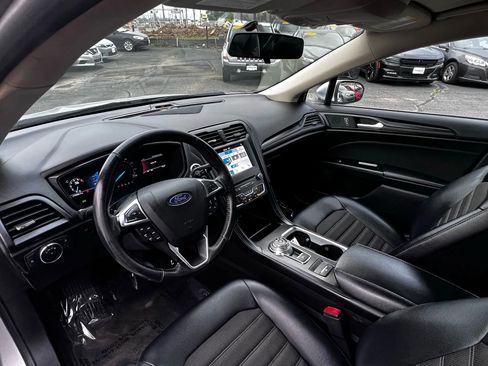 Used 2018 Ford Fusion SE w/ Equipment Group 201A image 31