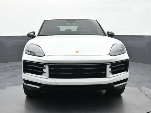 Certified 2025 Porsche Cayenne AWD/4WD image 25