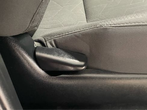 Used 2019 Toyota Tacoma TRD Off-Road AWD/4WD image 45