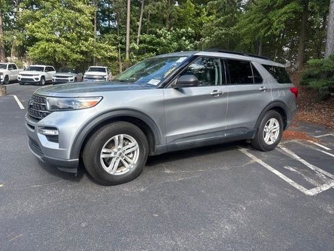 Used 2021 Ford Explorer XLT w/ Equipment Group 202A RWD image 7