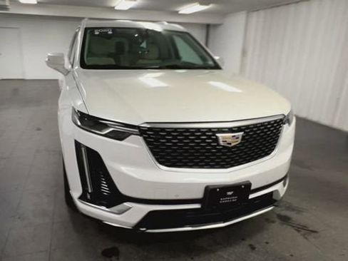 Certified 2020 Cadillac XT6 Premium Luxury FWD image 3