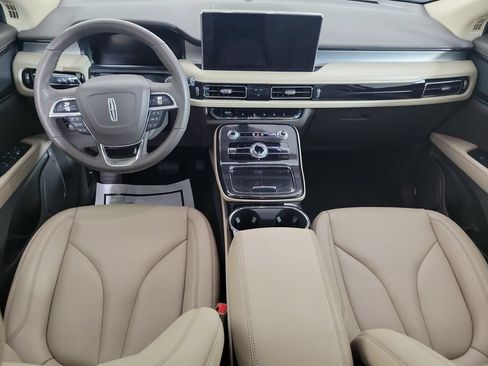 Used 2023 Lincoln Nautilus AWD image 12