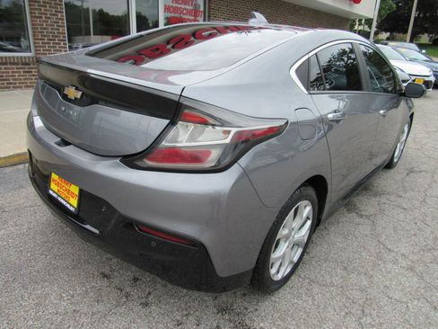 Used 2018 Chevrolet Volt Premier w/ Driver Confidence Package FWD image 12