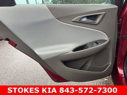 Used 2017 Chevrolet Malibu LT image 24