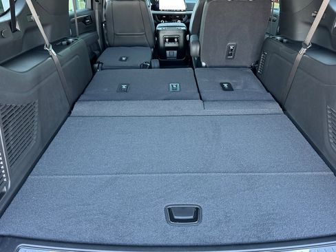 New 2026 Chevrolet Suburban Premier image 16