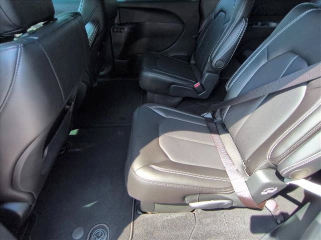 Used 2026 Chrysler Voyager LX FWD image 17
