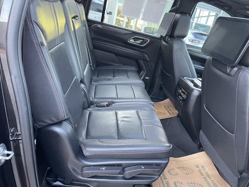 Used 2023 Chevrolet Suburban RST AWD/4WD image 32