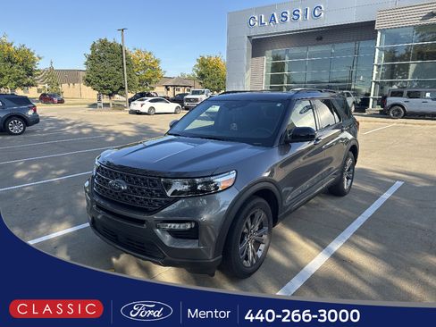 Used 2024 Ford Explorer XLT w/ Equipment Group 202A image 1