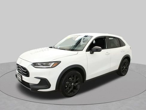 Used 2023 Honda HR-V Sport image 3