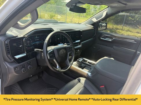 Used 2025 Chevrolet Silverado 1500 LT Trail Boss w/ Convenience Package II AWD/4WD image 15
