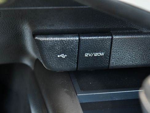 Used 2022 Toyota Camry SE FWD image 23