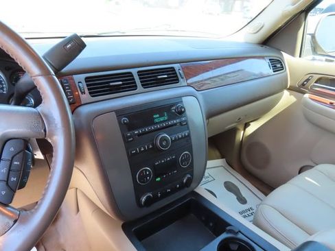 Used 2008 GMC Yukon SLT w/ SLT Preferred Equipment Group AWD/4WD image 21