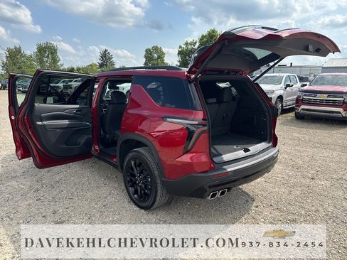Used 2024 Chevrolet Traverse LT w/ Midnight/Sport Edition image 26
