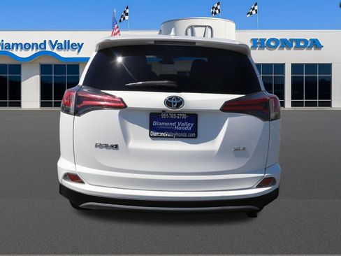 Used 2018 Toyota RAV4 XLE FWD image 5