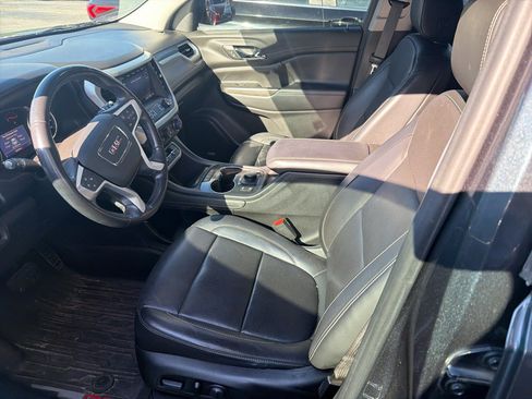 Used 2020 GMC Acadia SLT w/ LPO, Floor Liner Package FWD image 9