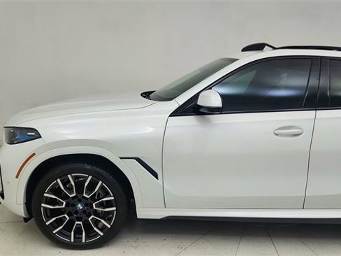 Used 2024 BMW X6 xDrive40i w/ Premium Package image 4