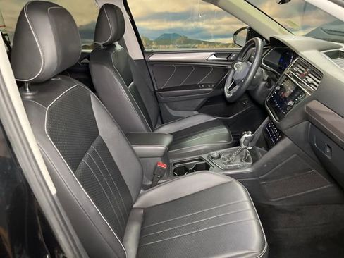 Used 2024 Volkswagen Tiguan SE AWD/4WD image 60