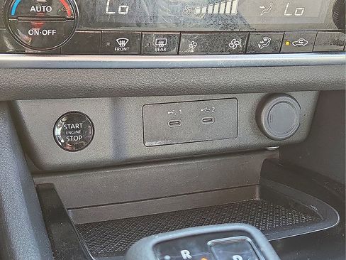 Used 2025 Nissan Rogue SV image 29