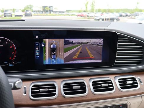 New 2026 Mercedes-Benz GLS 450 4MATIC image 26