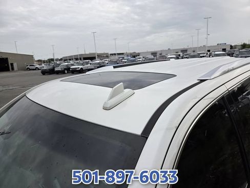 Used 2017 Cadillac Escalade Luxury RWD image 5