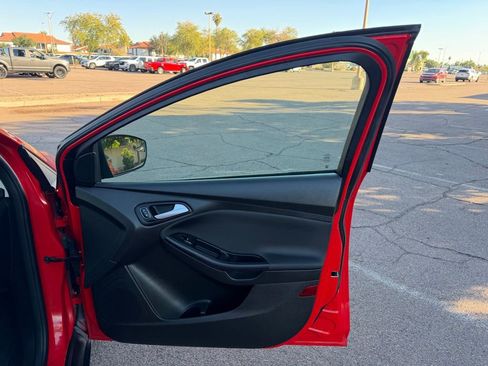 Used 2016 Ford Focus SE image 18