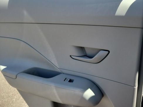 New 2027 Hyundai Kona SE FWD image 22