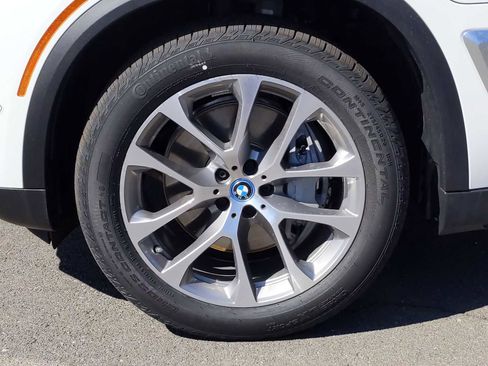 Used 2025 BMW X5 xDrive50e image 13