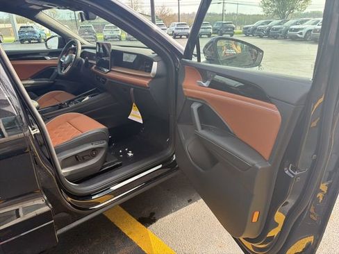New 2026 Volkswagen Tiguan SEL R-Line AWD/4WD image 26