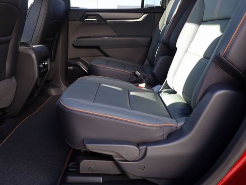 New 2025 GMC Acadia AT4 w/ Super Cruise Package image 19