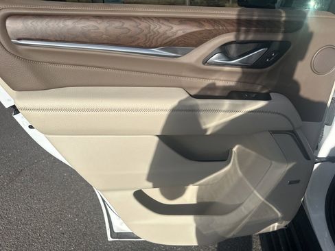 Used 2021 GMC Yukon Denali w/ Denali Premium Package image 22