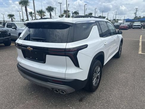 Used 2026 Chevrolet Traverse LT FWD image 16